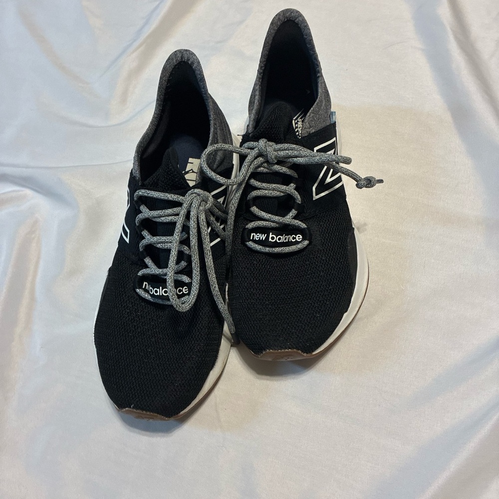 New Balance Fresh Foam Roav WROAVTK Black Gray Sneakers Women’s 6.5 Running Shoe - Picture 4 of 7
